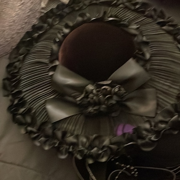 Beautiful Hats - Picture 1 of 2